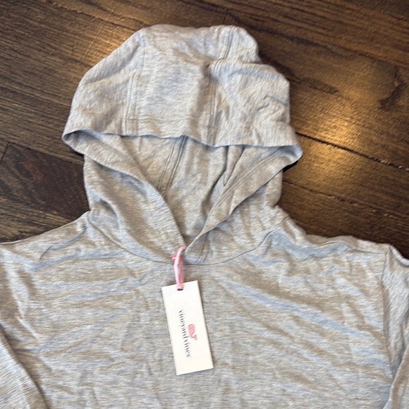 NWT- Gray Kids Hoodie with Rainbow Stripe by Vineyard Vines (size 16) - Picture 2 of 5